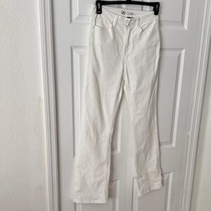 DG2 by Diane Gilman White Jeans size 6